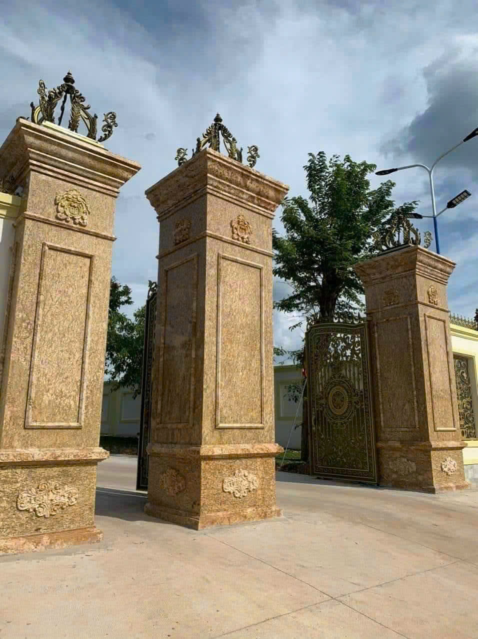 Thi Công Đá Hoa Cương Tại Phú Nhuận