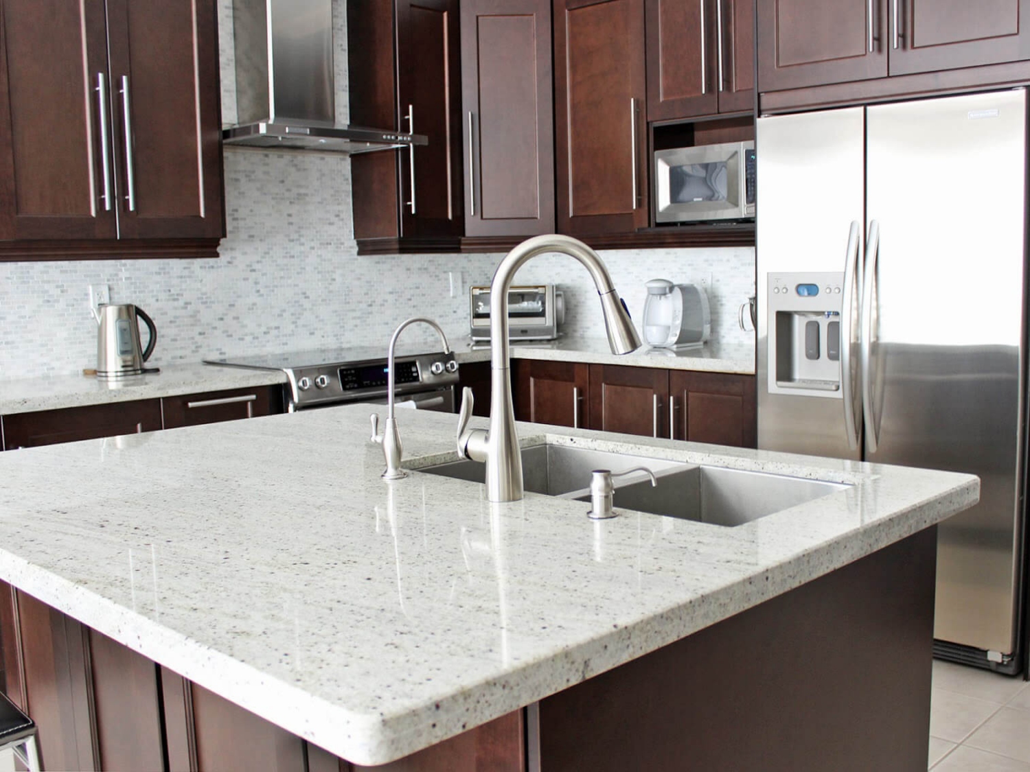 Thi Công Đá Ốp Bếp Tại Thuận An